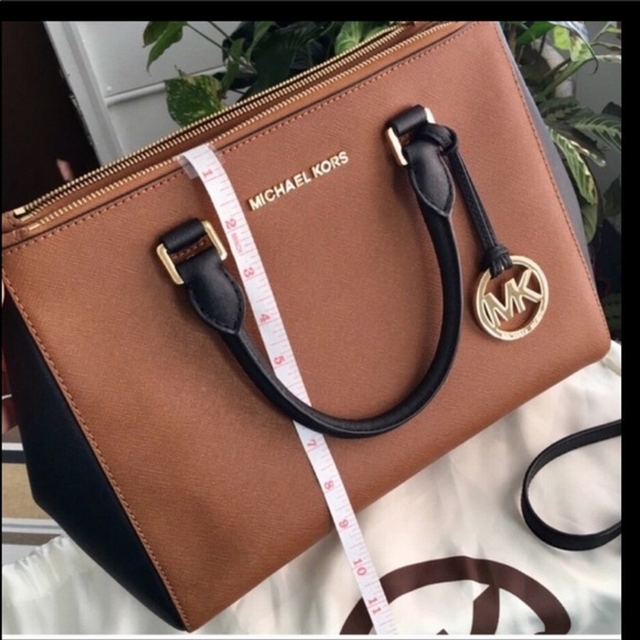 👜Authentic! Vintage MK classic bag great size for everyday bag excellent. - Picture 5 of 10